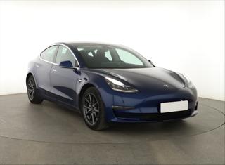 Tesla Model 3 Long Range 4WD 72kWh 324kW sedan