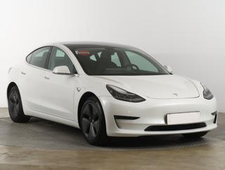 Tesla Model 3 Long Range 4WD 76kWh 324kW sedan