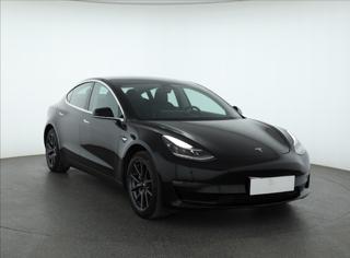 Tesla Model 3 Long Range 4WD 76kWh 324kW sedan