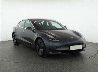 Tesla Model 3 Long Range 4WD 76kWh 324kW sedan