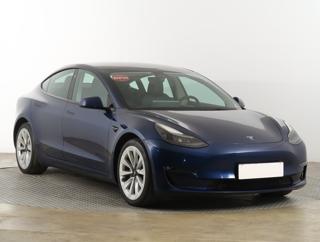 Tesla Model 3 Long Range 4WD 75kWh 366kW sedan