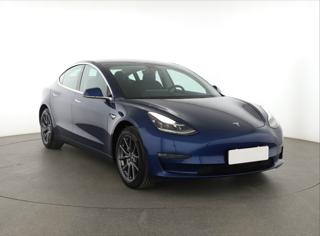 Tesla Model 3 Long Range 4WD 76kWh 324kW sedan