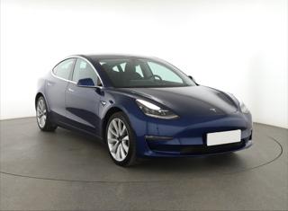 Tesla Model 3 Long Range 4WD 76kWh 324kW sedan