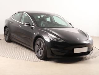 Tesla Model 3 Long Range 4WD 73kWh 324kW sedan