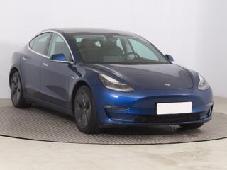 Tesla Model 3 Long Range 4WD 73kWh 324kW sedan