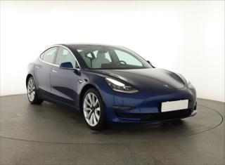 Tesla Model 3 Long Range 4WD 76kWh 324kW sedan