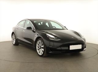 Tesla Model 3 Long Range 4WD 73kWh 324kW sedan