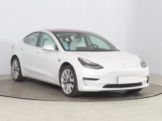 Tesla Model 3 Long Range 4WD 73kWh 324kW sedan