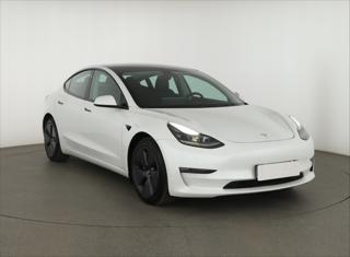 Tesla Model 3 Long Range 4WD 75kWh 366kW sedan