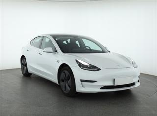 Tesla Model 3 Long Range 4WD 73kWh 324kW sedan