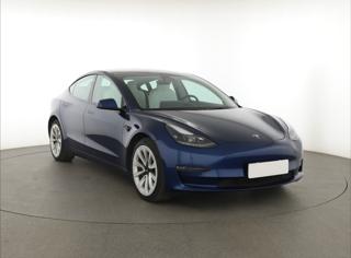 Tesla Model 3 Long Range 4WD 75kWh 366kW sedan