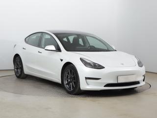 Tesla Model 3 Long Range 4WD 79kWh 366kW sedan