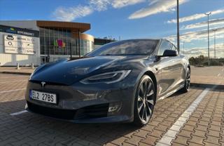 Tesla Model S 100D Long Range sedan