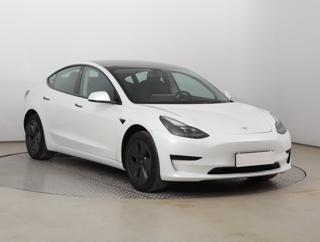 Tesla Model 3 Std Range Plus LFP 239kW sedan