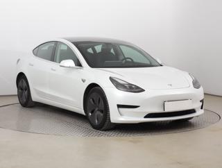 Tesla Model 3 Std Range Plus LFP 239kW sedan