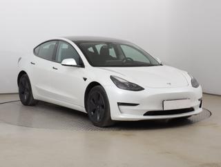 Tesla Model 3 Long Range 4WD 79kWh 366kW sedan