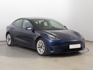 Tesla Model 3 Long Range 4WD 82kWh 324kW sedan