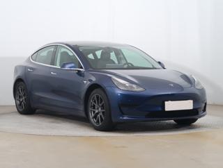 Tesla Model 3 Std Range Plus LFP 239kW sedan
