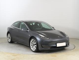 Tesla Model 3 Long Range 4WD 78kWh 361kW sedan
