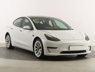 Tesla Model 3 Long Range 4WD 74kWh 366kW sedan