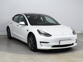 Tesla Model 3 Long Range 4WD 74kWh 366kW sedan
