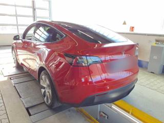 Tesla Model Y RWD, LFP baterie, Tažné SUV - Foto 2