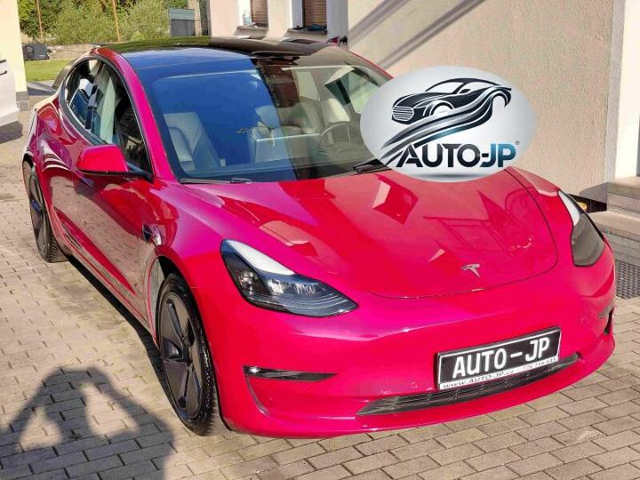 Vůz s VIN LRW3E7EB2NC573583