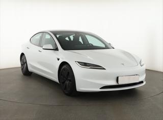 Tesla Model 3 Long Range 4WD 79kWh 366kW sedan