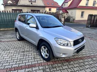 Toyota RAV4 2,0 VVT-i 1.majitel TAŽNÉ SUV