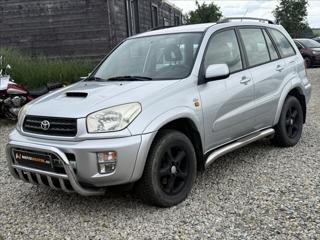Toyota RAV4 2,0 D-4D 4X4 TAŽNÉ terénní