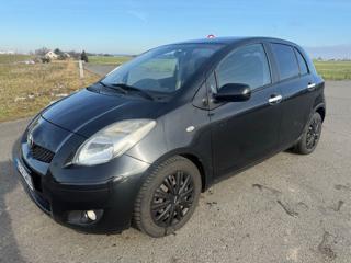 Toyota Yaris 1.0 VVT-i Dream 5 DVEŘÍ hatchback