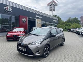 Toyota Yaris 1.5 Hybrid e-CVT Selection Sma hatchback