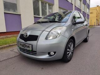 Toyota Yaris 1,3 VVT-i / automat / hatchback