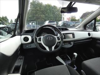 Toyota Yaris 1,3 1.33 VVT-i Trend,ČR,kamera hatchback - Foto 11