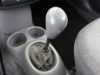 Toyota Yaris 1.0,50KW,Manuál hatchback - Foto 22