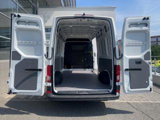 Volkswagen Crafter 35 130kW 8AU FWD DR skříň - Foto 20