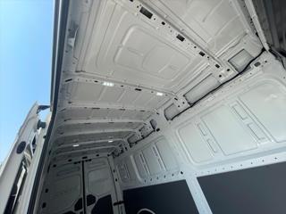 Volkswagen Crafter 35 130kW 8AU FWD DR skříň - Foto 24