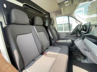 Volkswagen Crafter 35 130kW 8AU FWD DR skříň - Foto 16