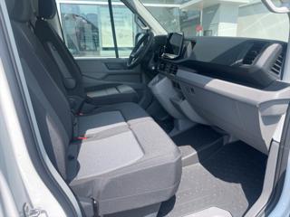 Volkswagen Crafter 35 130kW 8AU FWD DR skříň - Foto 19
