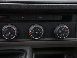 Volkswagen Crafter 2,0 TDI 103kW L4 CZ Klima DPH skříň - Foto 18