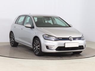 Volkswagen Golf 32 kWh, 37 Ah 100kW hatchback