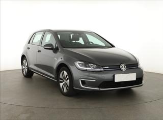 Volkswagen Golf 32 kWh, 37 Ah 100kW hatchback