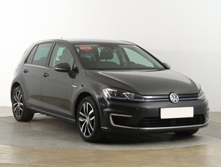 Volkswagen Golf 32 kWh, 37 Ah 100kW hatchback