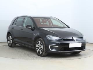 Volkswagen Golf 32 kWh, 37 Ah 100kW hatchback