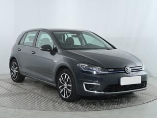 Volkswagen Golf 32 kWh, 37 Ah 100kW hatchback