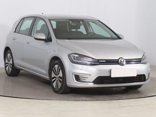 Volkswagen Golf 32 kWh, 37 Ah 100kW hatchback