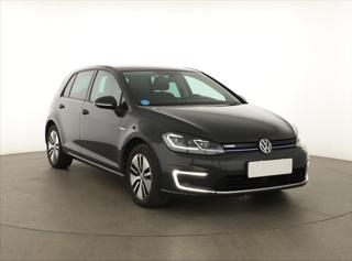 Volkswagen Golf 32 kWh, 37 Ah 100kW hatchback