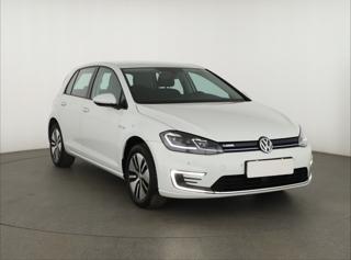 Volkswagen Golf 32 kWh - 37 Ah 100kW hatchback