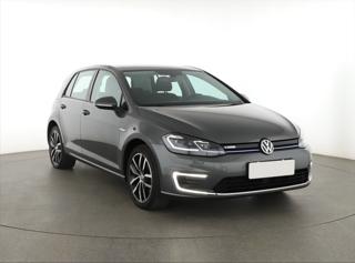 Volkswagen Golf 32 kWh, 37 Ah 100kW hatchback