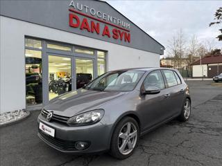 Volkswagen Golf 1,4 TSI 90 kW Trendline DSG hatchback